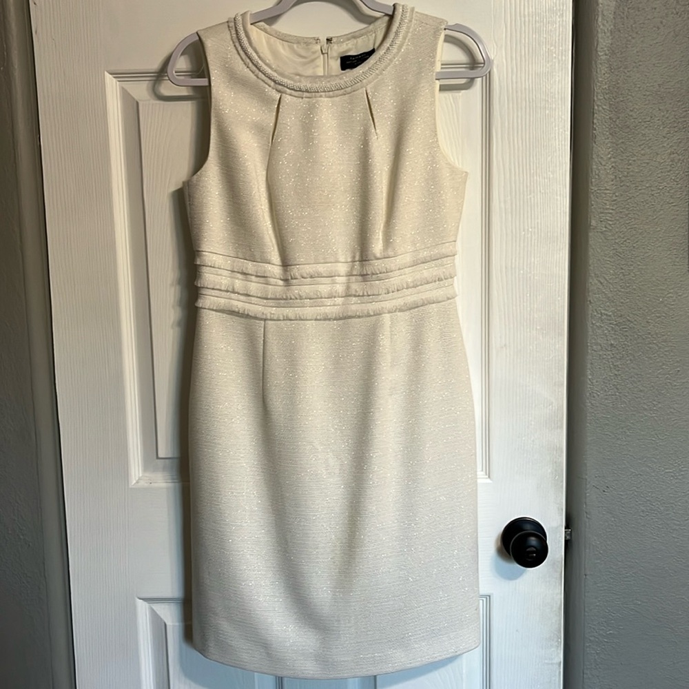 Tahari Arthur S Levine Dress. Size 6P